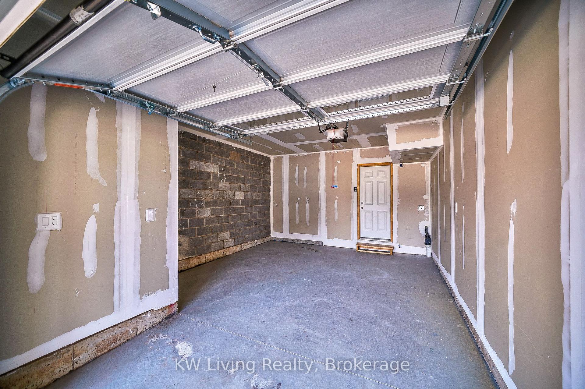 Photo 24 of 3301 Sixth Line, Oakville, Glenorchy — HOMEH