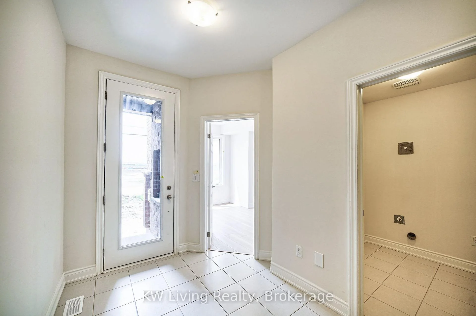 Photo 3 of 3301 Sixth Line, Oakville, Glenorchy — HOMEH