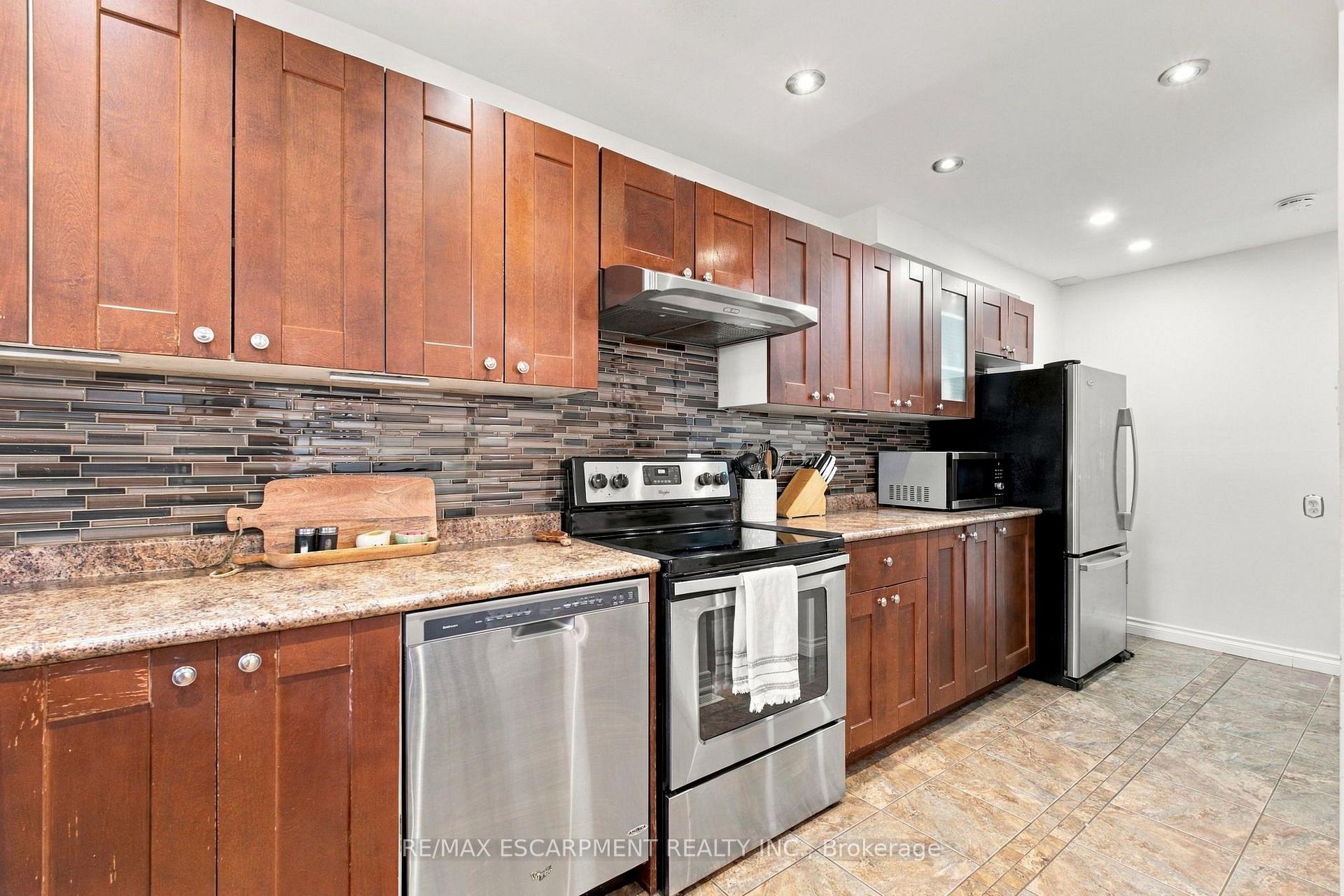 Photo 7 of Unit 59, 371 Bronte Street S, Milton, Old Milton — HOMEH