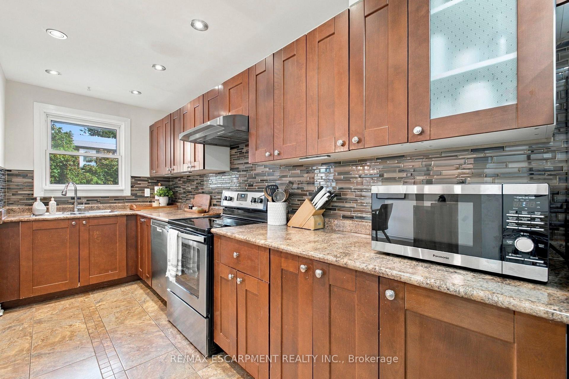 Photo 9 of Unit 59, 371 Bronte Street S, Milton, Old Milton — HOMEH