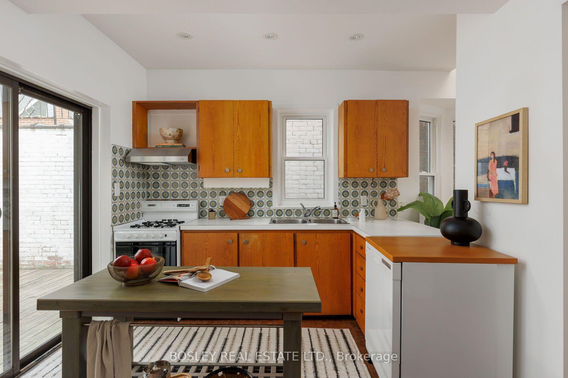 Photo 17 of 18 Virtue Street, Toronto, Roncesvalles — HOMEH