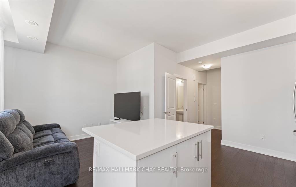Photo 8 of Unit 227, 9570 Islington Avenue, Vaughan, Sonoma Heights — HOMEH
