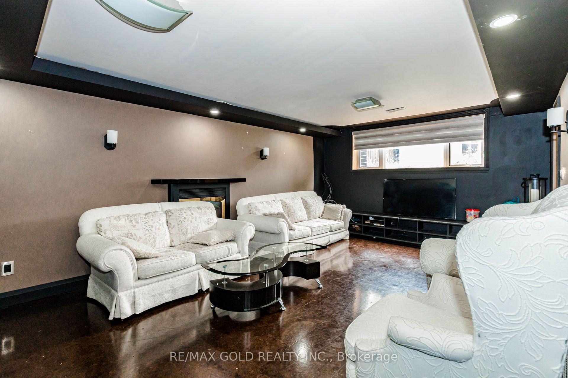 Photo 5 of 30 Grassmere Crescent, Brampton, Northgate — HOMEH
