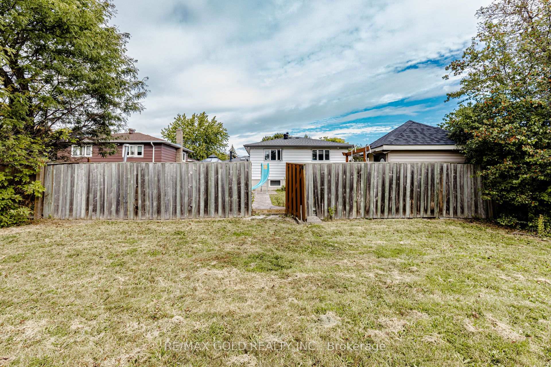Photo 16 of 30 Grassmere Crescent, Brampton, Northgate — HOMEH