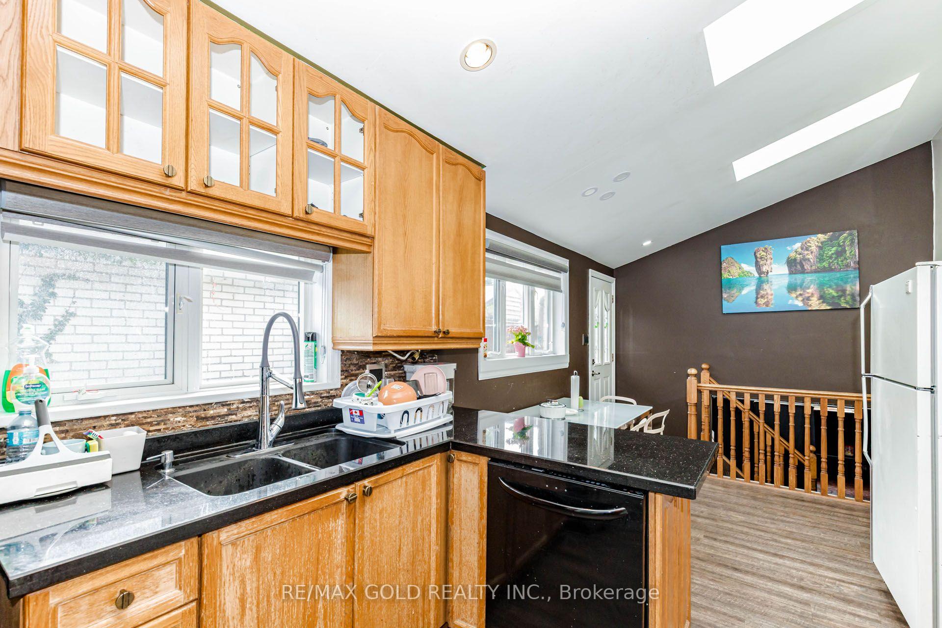 Photo 23 of 30 Grassmere Crescent, Brampton, Northgate — HOMEH