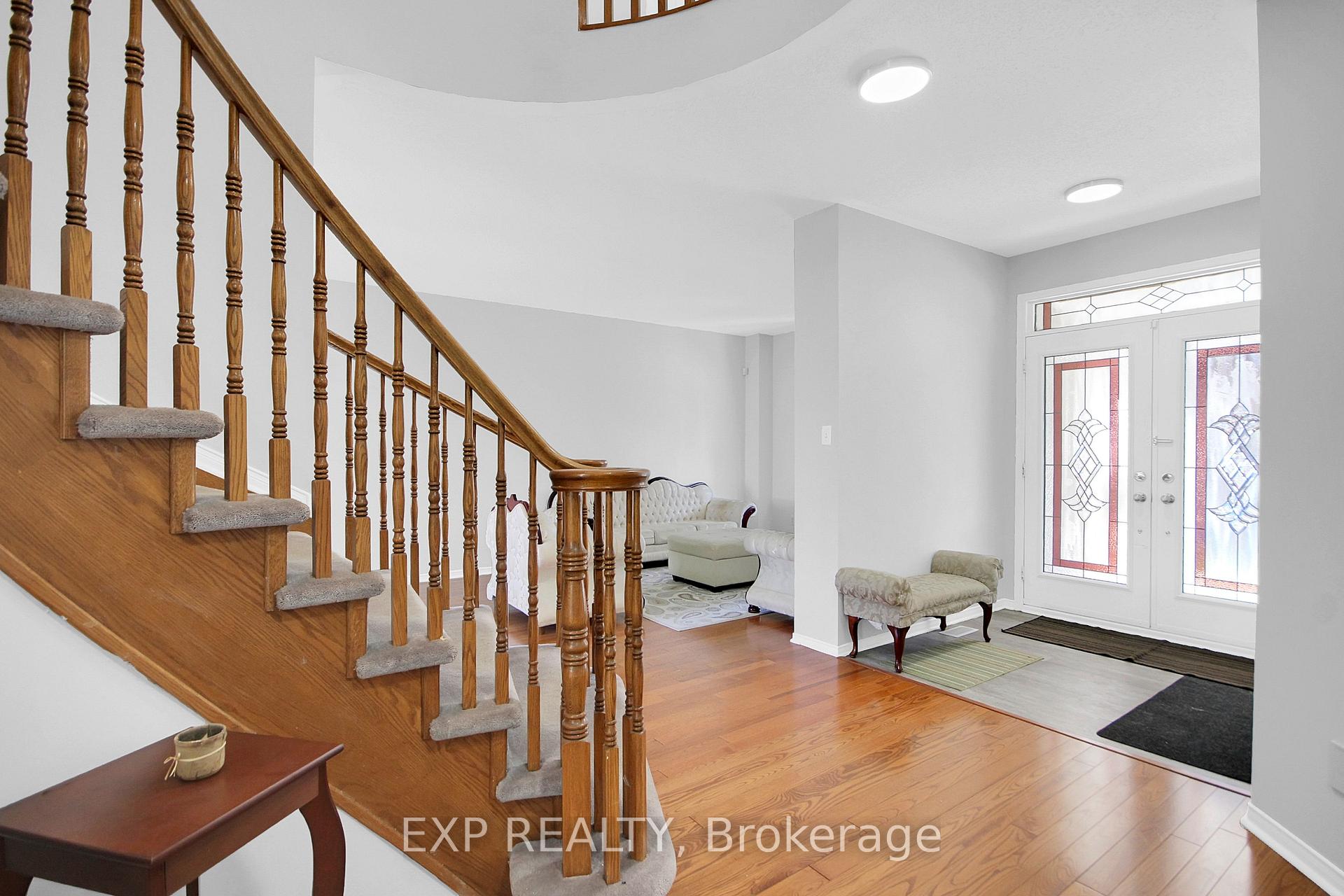 Photo 3 of 39 Greatwood Crescent, Ottawa, Barrhaven East — HOMEH