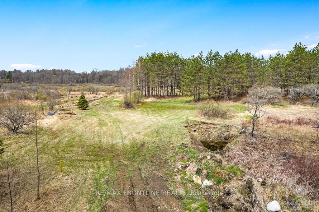 Photo of 470 11TH Line S Sherbrooke Road