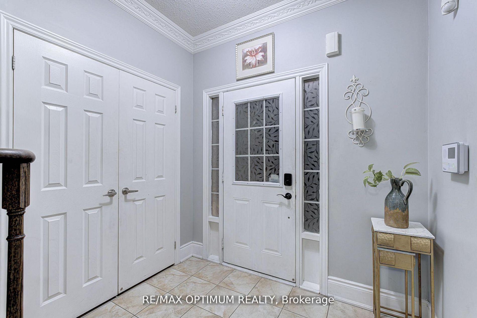 Photo 5 of 19 Teal Crest Circle, Brampton, Credit Valley — HOMEH