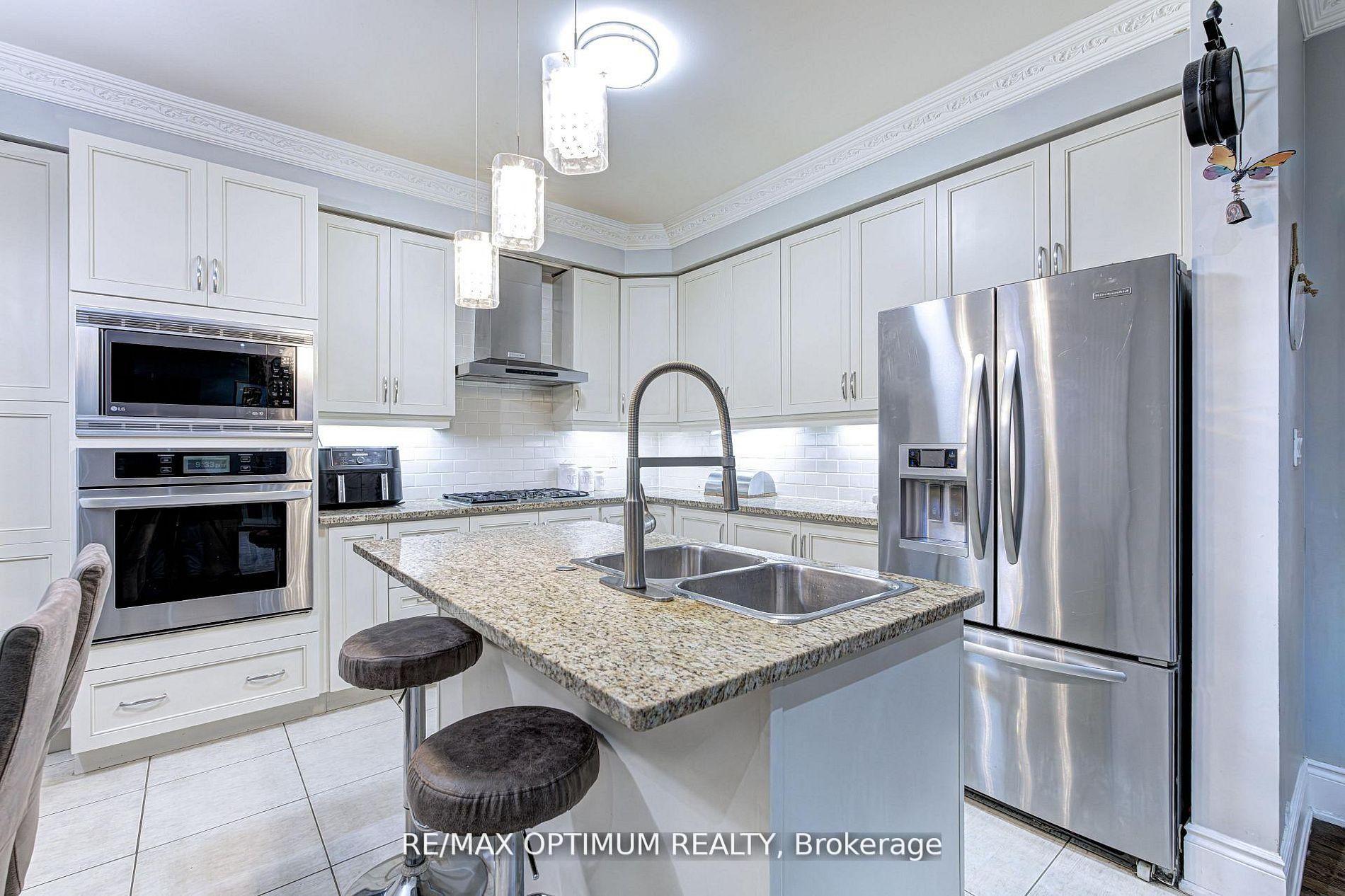 Photo 20 of 19 Teal Crest Circle, Brampton, Credit Valley — HOMEH