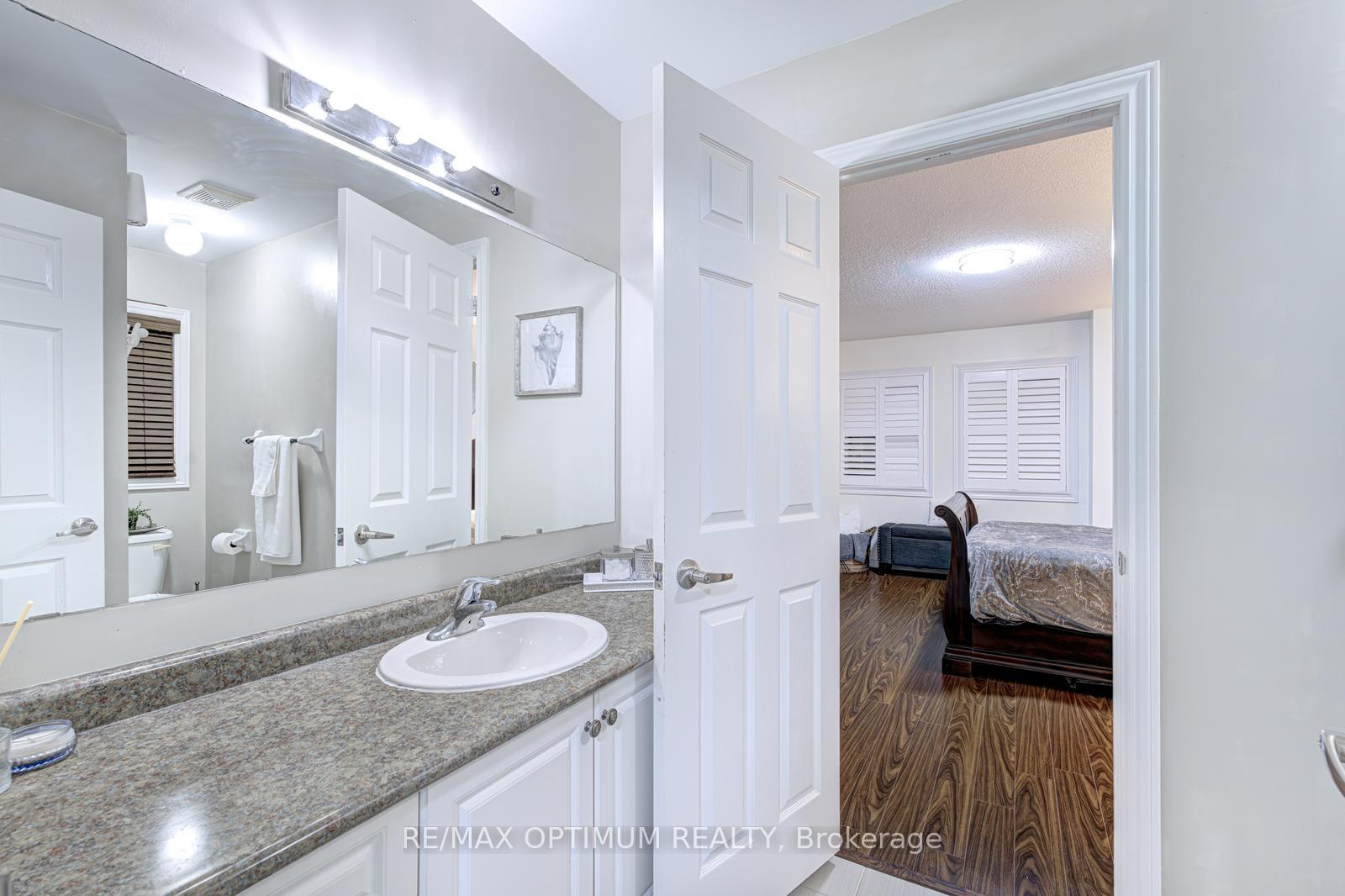 Photo 32 of 19 Teal Crest Circle, Brampton, Credit Valley — HOMEH
