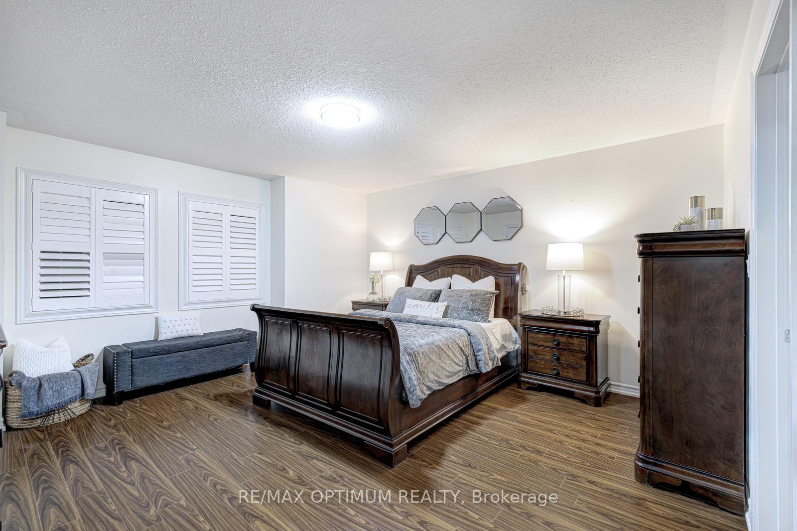 Photo 33 of 19 Teal Crest Circle, Brampton, Credit Valley — HOMEH