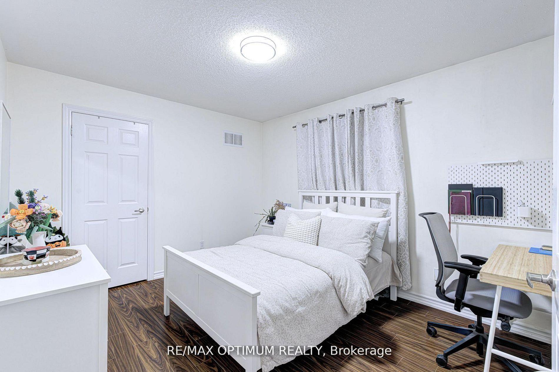 Photo 35 of 19 Teal Crest Circle, Brampton, Credit Valley — HOMEH