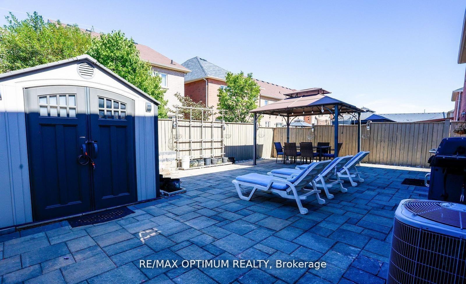 Photo 47 of 19 Teal Crest Circle, Brampton, Credit Valley — HOMEH