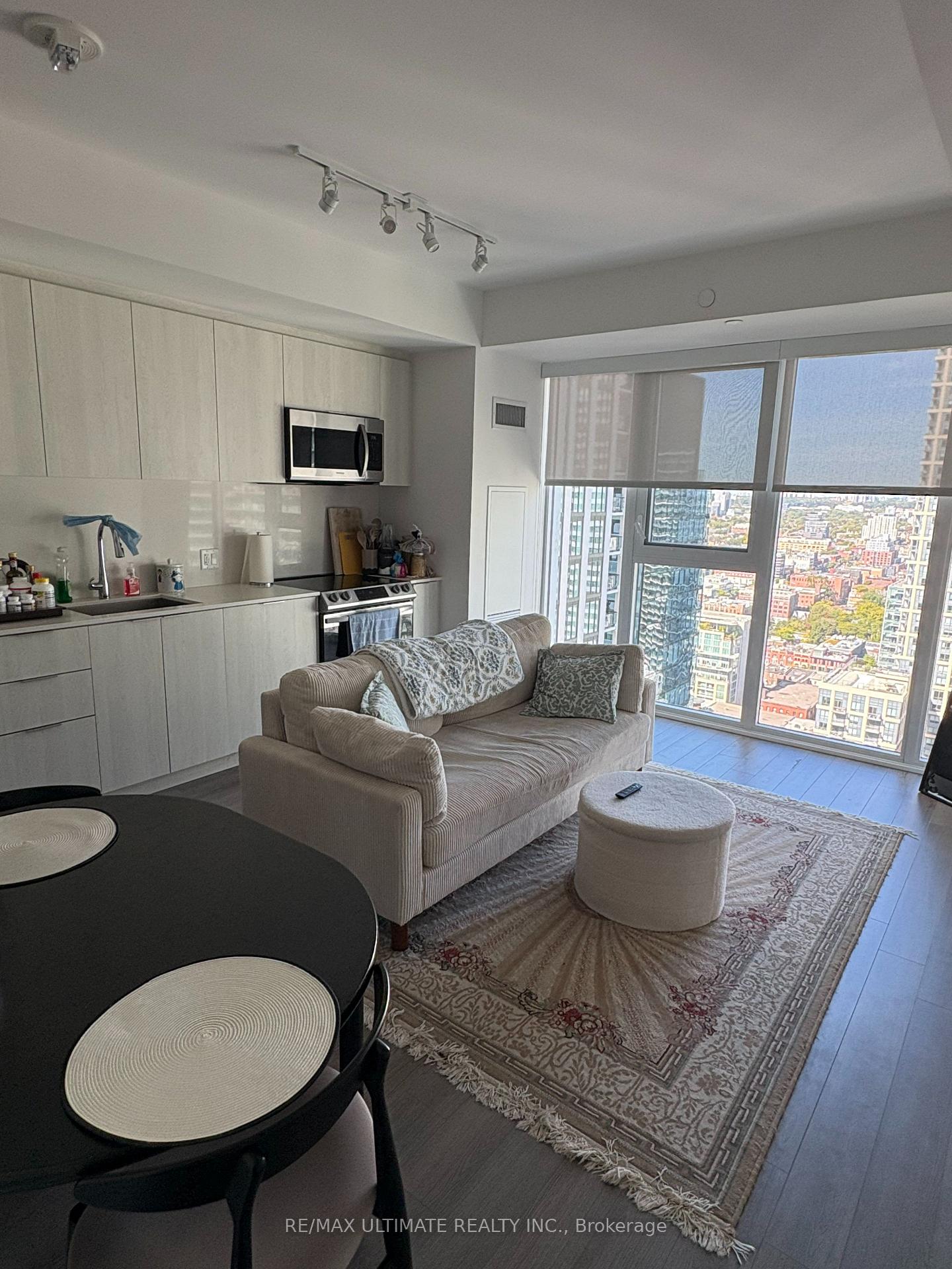 Photo 2 of Unit 1904, 357 King Street, Toronto, Waterfront Communities — HOMEH