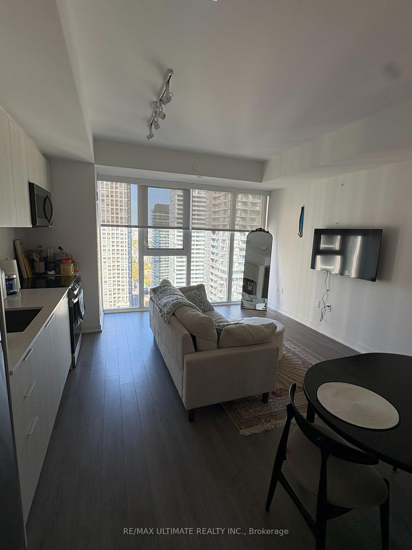 Photo 7 of Unit 1904, 357 King Street, Toronto, Waterfront Communities — HOMEH