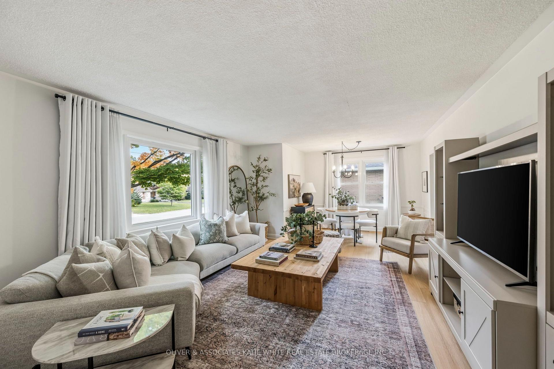Photo 4 of 371 Reynolds Road, London, South B — HOMEH