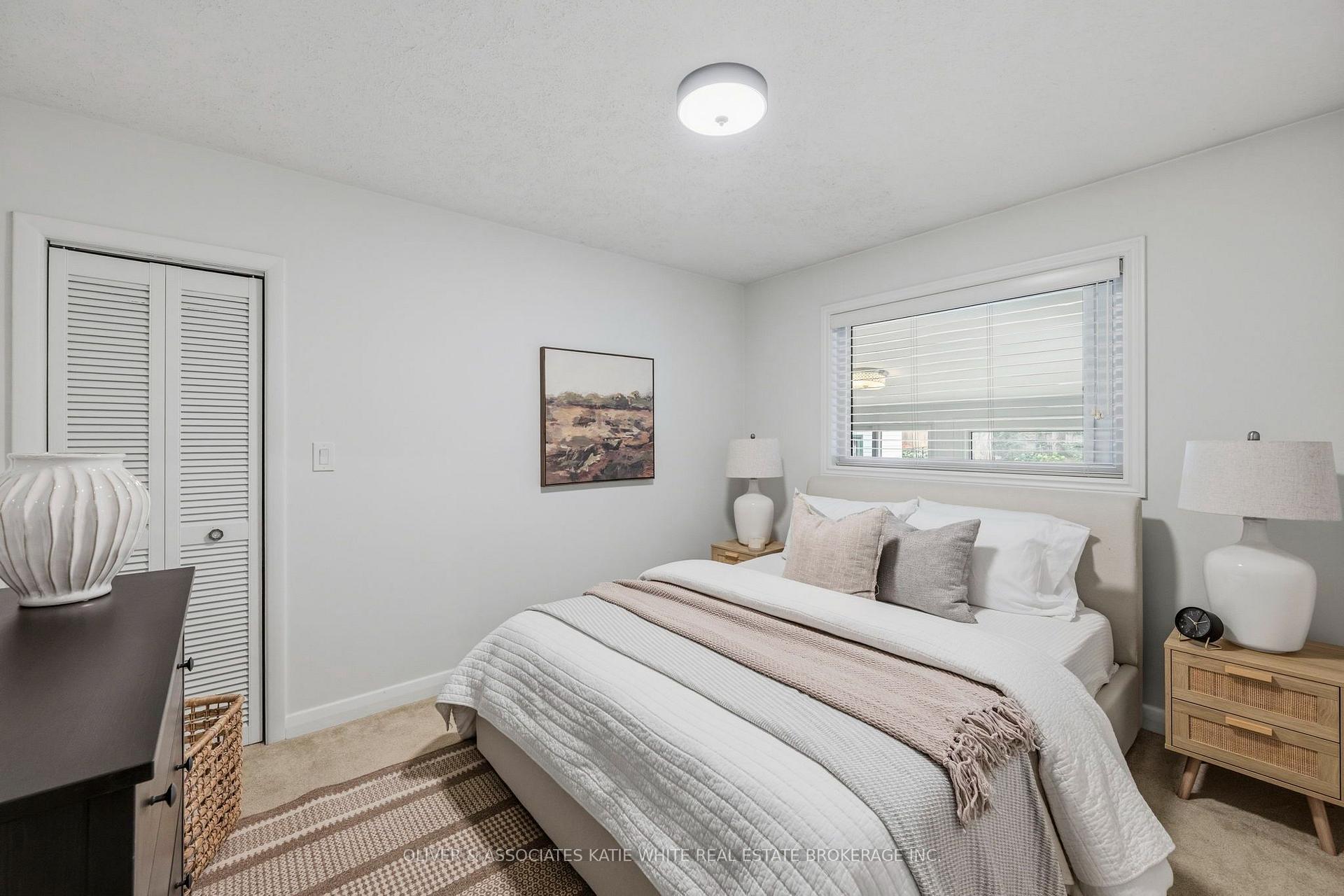 Photo 12 of 371 Reynolds Road, London, South B — HOMEH