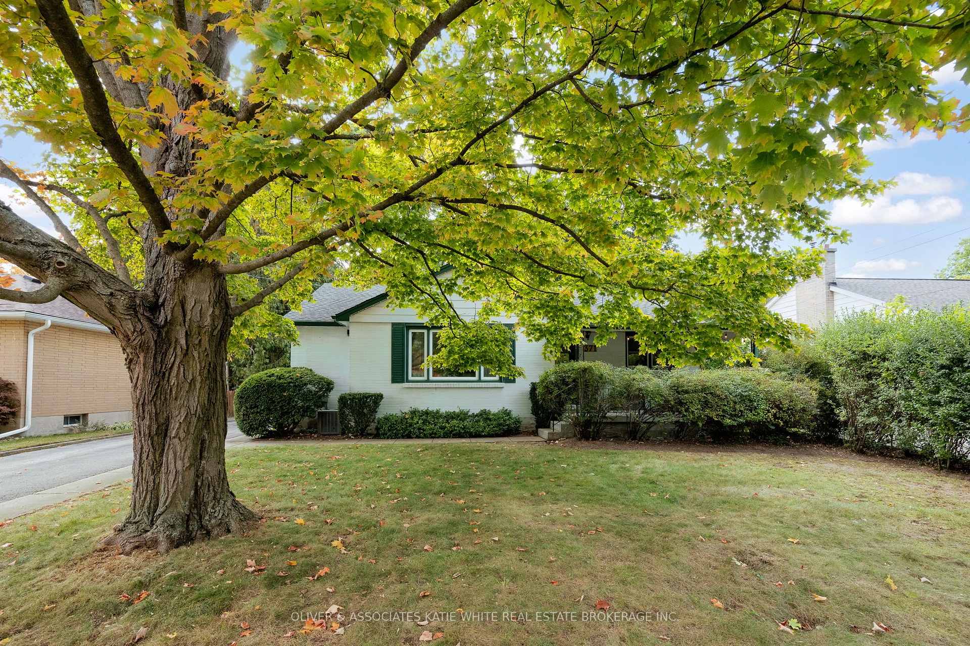 Photo 36 of 371 Reynolds Road, London, South B — HOMEH