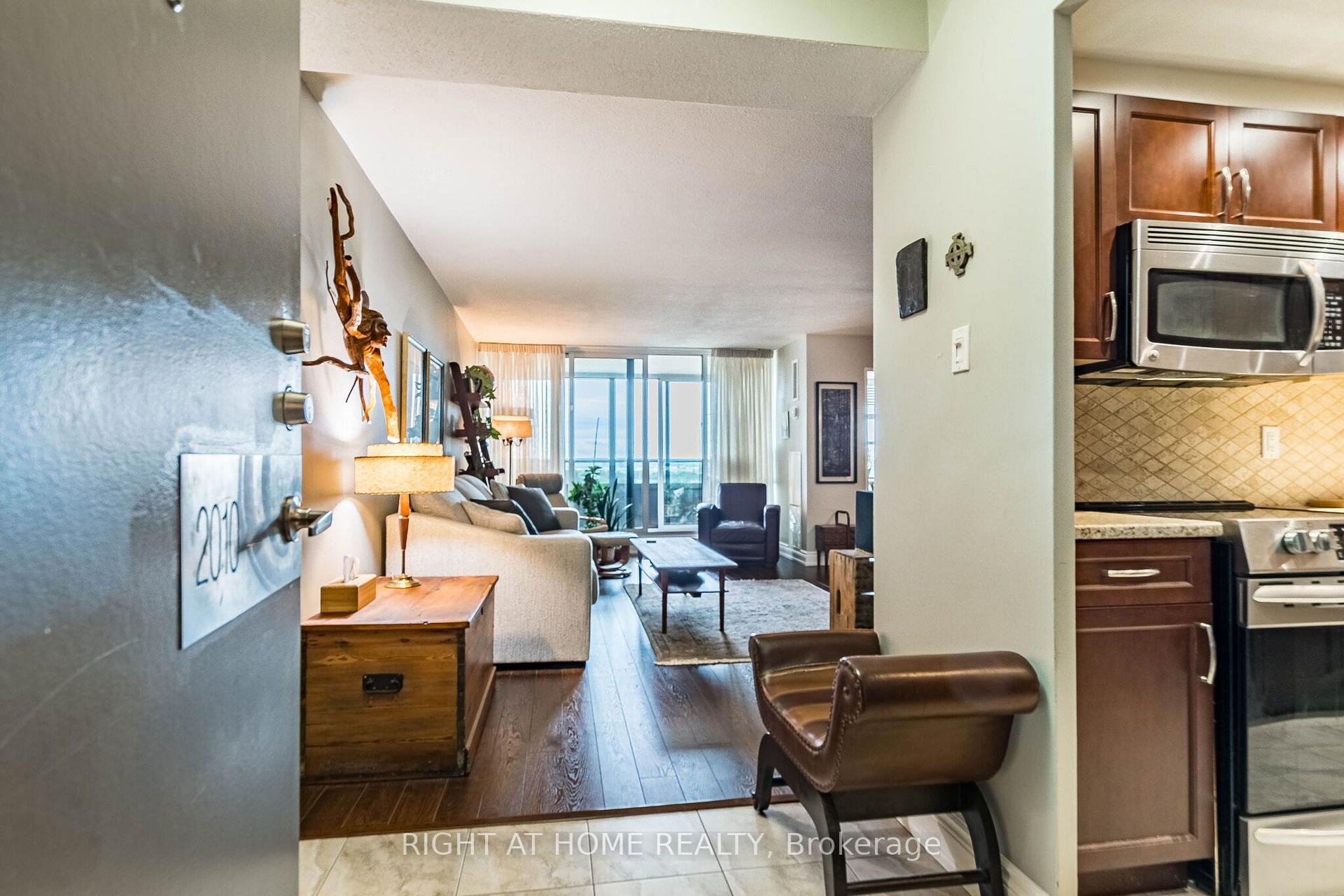 Photo 3 of Unit 2010, 627 The West Mall, Etobicoke, Eringate-Centennial-West Deane — HOMEH