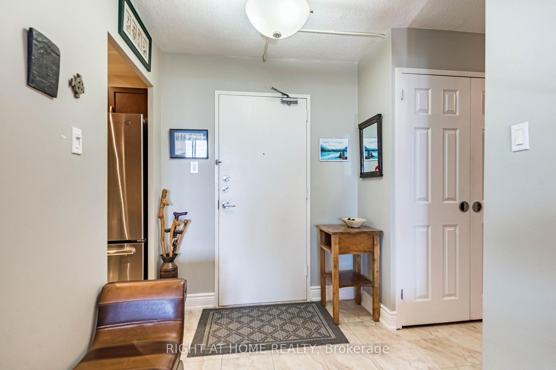 Photo 4 of Unit 2010, 627 The West Mall, Etobicoke, Eringate-Centennial-West Deane — HOMEH