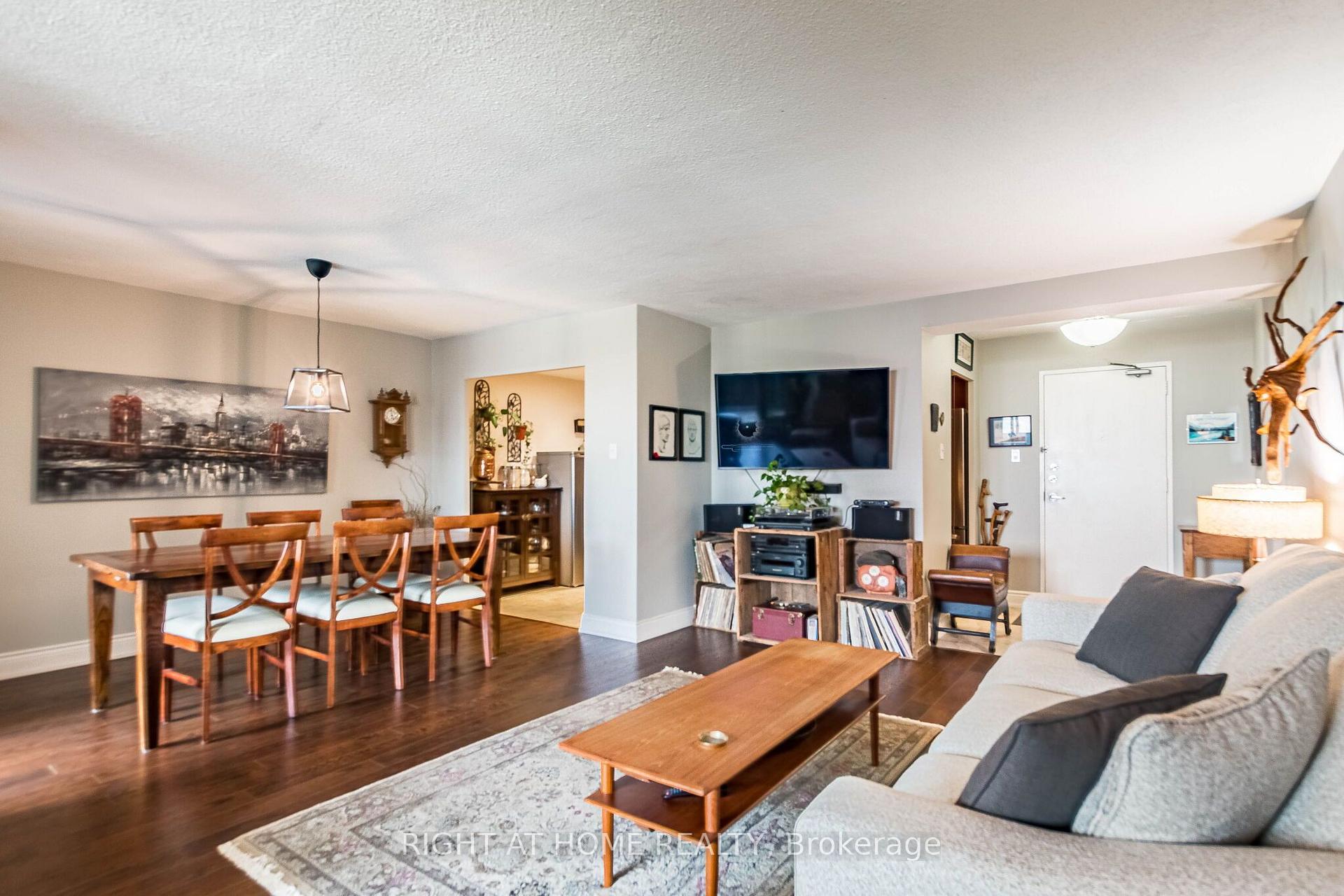 Photo 8 of Unit 2010, 627 The West Mall, Etobicoke, Eringate-Centennial-West Deane — HOMEH