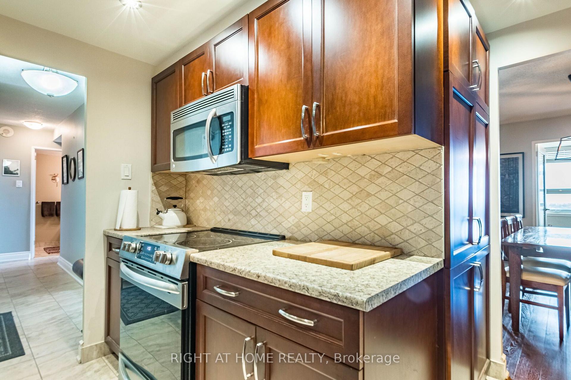 Photo 15 of Unit 2010, 627 The West Mall, Etobicoke, Eringate-Centennial-West Deane — HOMEH