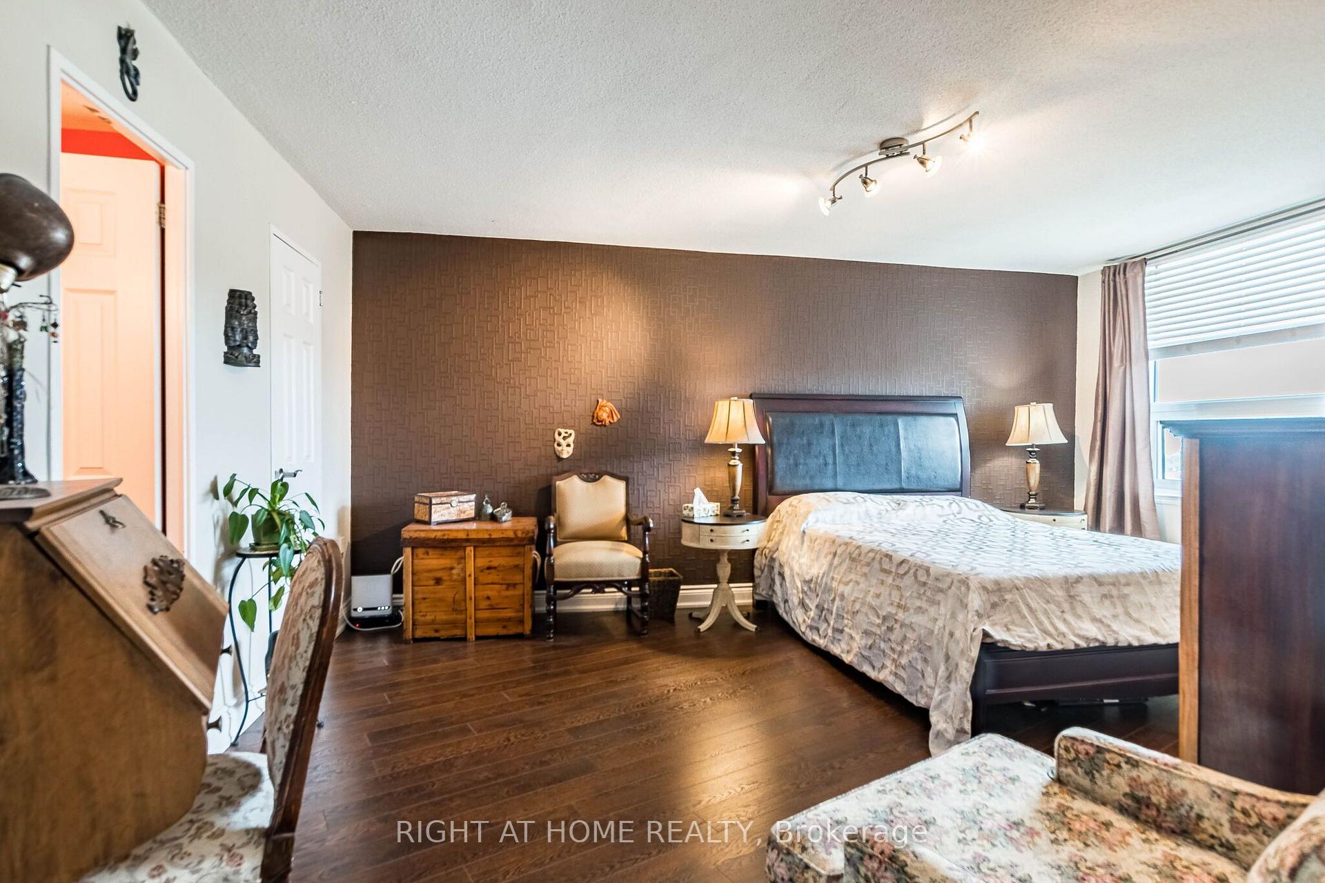 Photo 22 of Unit 2010, 627 The West Mall, Etobicoke, Eringate-Centennial-West Deane — HOMEH