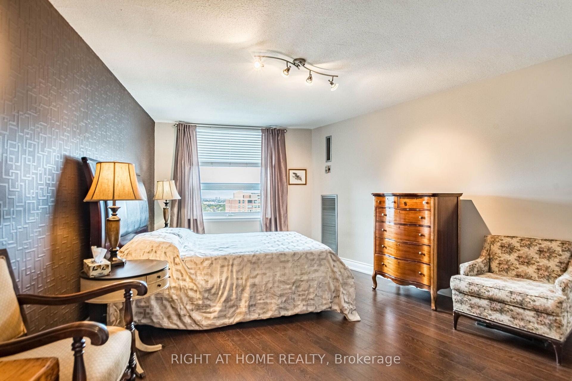 Photo 23 of Unit 2010, 627 The West Mall, Etobicoke, Eringate-Centennial-West Deane — HOMEH