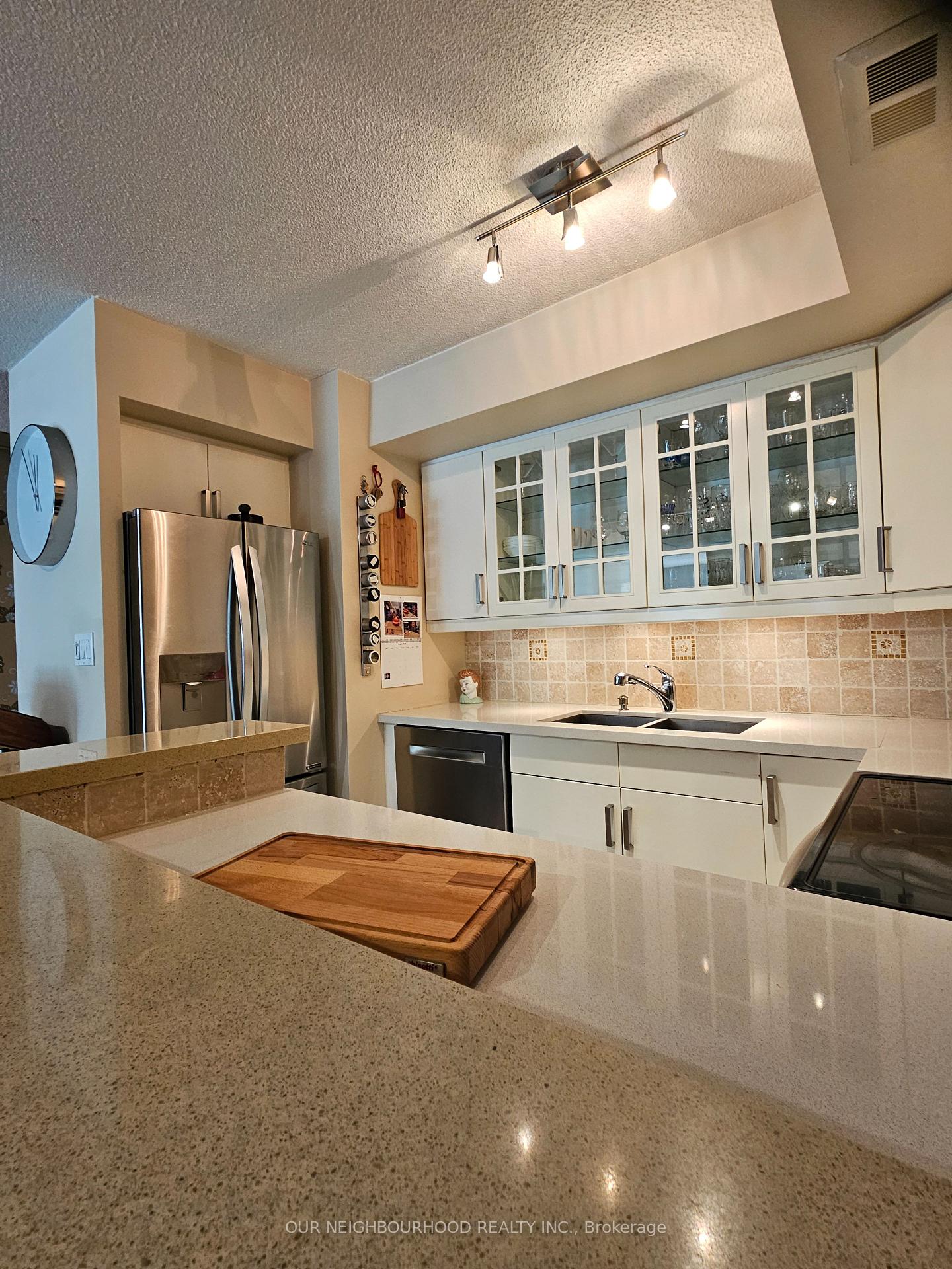 Photo 4 of Unit 601, 25 The Esplanade, Toronto, Waterfront Communities — HOMEH