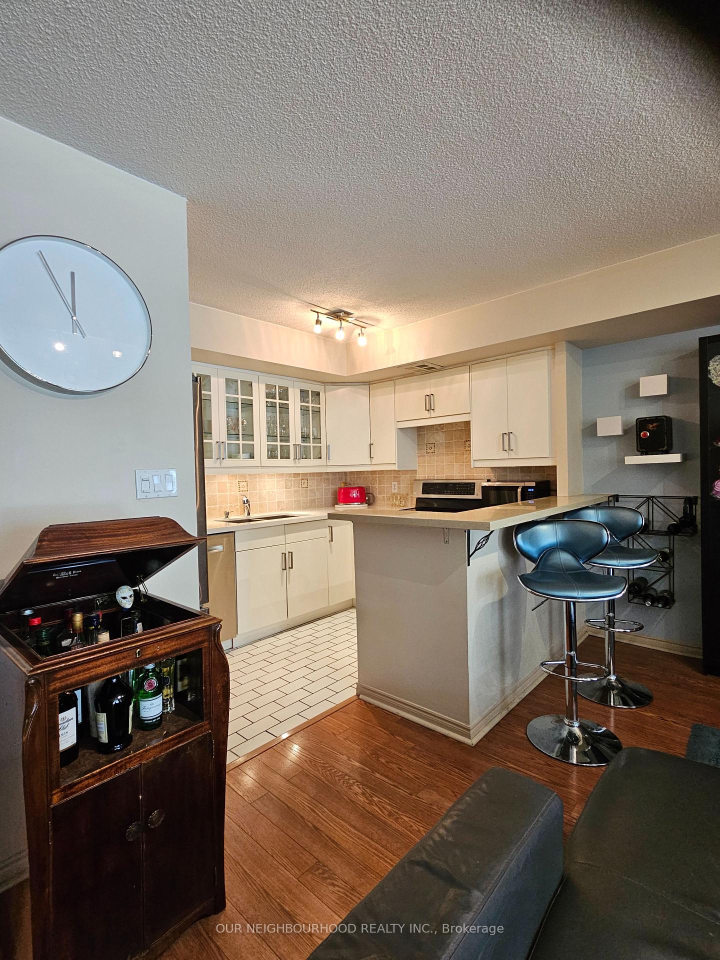 Photo 5 of Unit 601, 25 The Esplanade, Toronto, Waterfront Communities — HOMEH