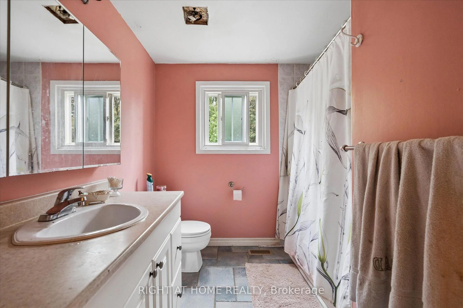 Photo 38 of 701 Central Park Boulevard N, Oshawa, Centennial — HOMEH
