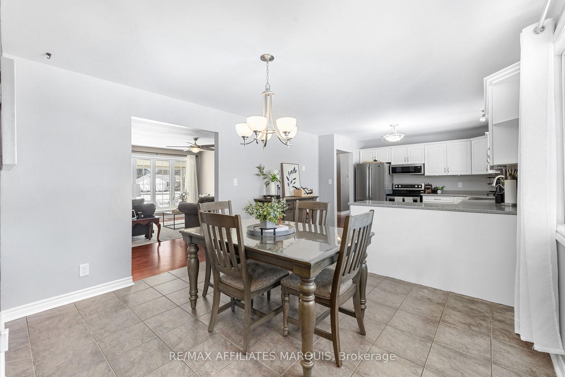 Photo 15 of 3 Forest Drive, Rideau Lakes, Rideau Lakes (South Elmsley) Twp — HOMEH