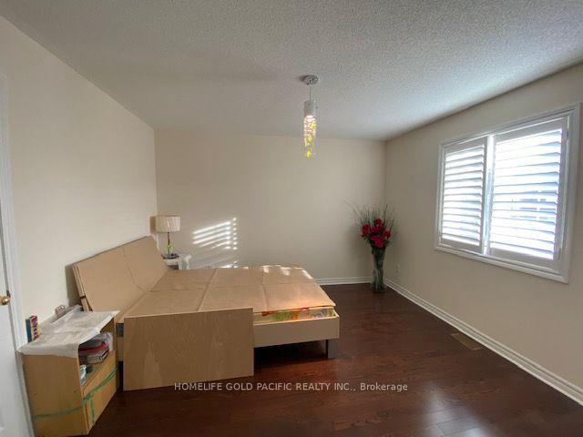 Photo 14 of 8 Brumwell Lane, Markham, Cathedraltown — HOMEH