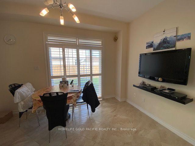 Photo 16 of 8 Brumwell Lane, Markham, Cathedraltown — HOMEH