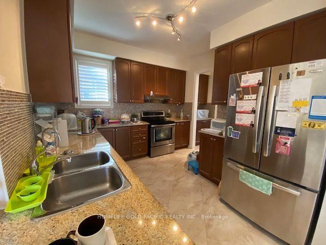 Photo 10 of 8 Brumwell Lane, Markham, Cathedraltown — HOMEH