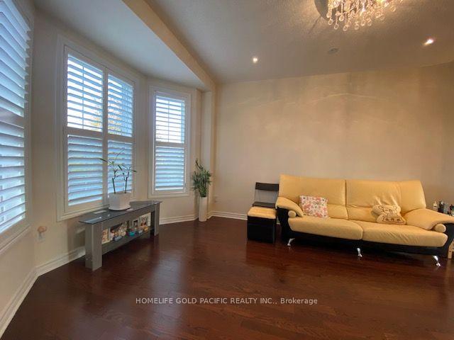 Photo 7 of 8 Brumwell Lane, Markham, Cathedraltown — HOMEH