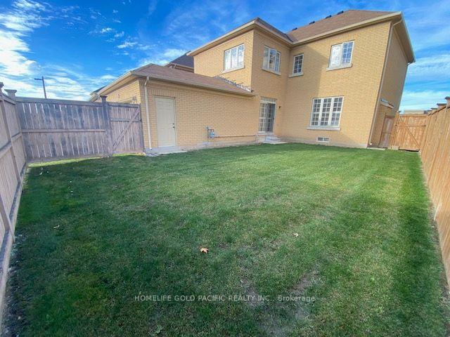 Photo 23 of 8 Brumwell Lane, Markham, Cathedraltown — HOMEH