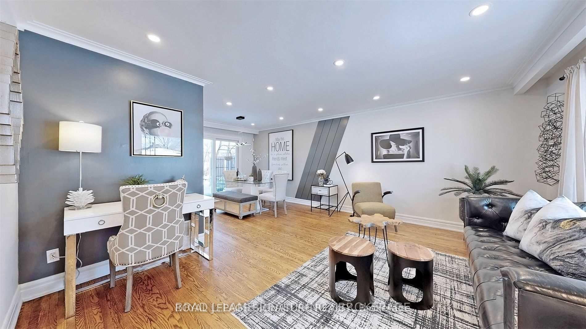 Photo 6 of Unit Upper, 17 Baroness Crescent, North York, Don Valley Village — HOMEH
