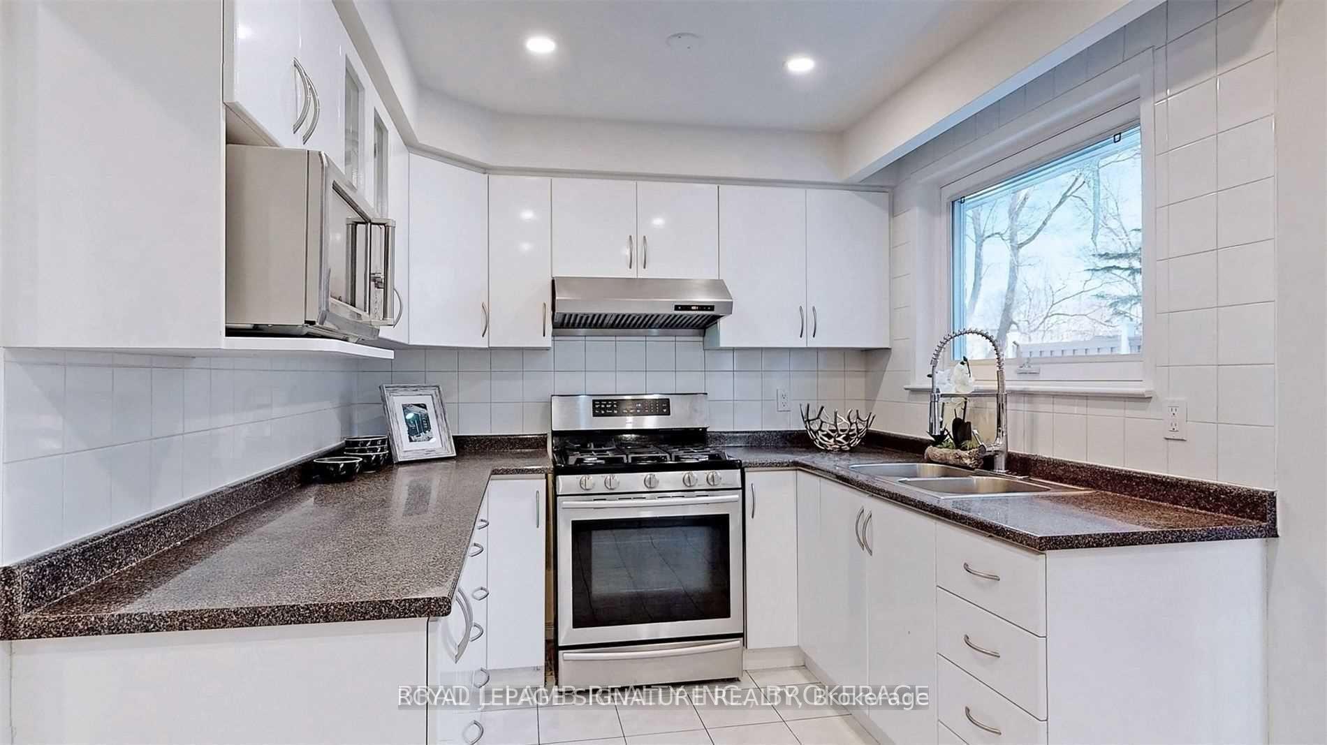 Photo 13 of Unit Upper, 17 Baroness Crescent, North York, Don Valley Village — HOMEH