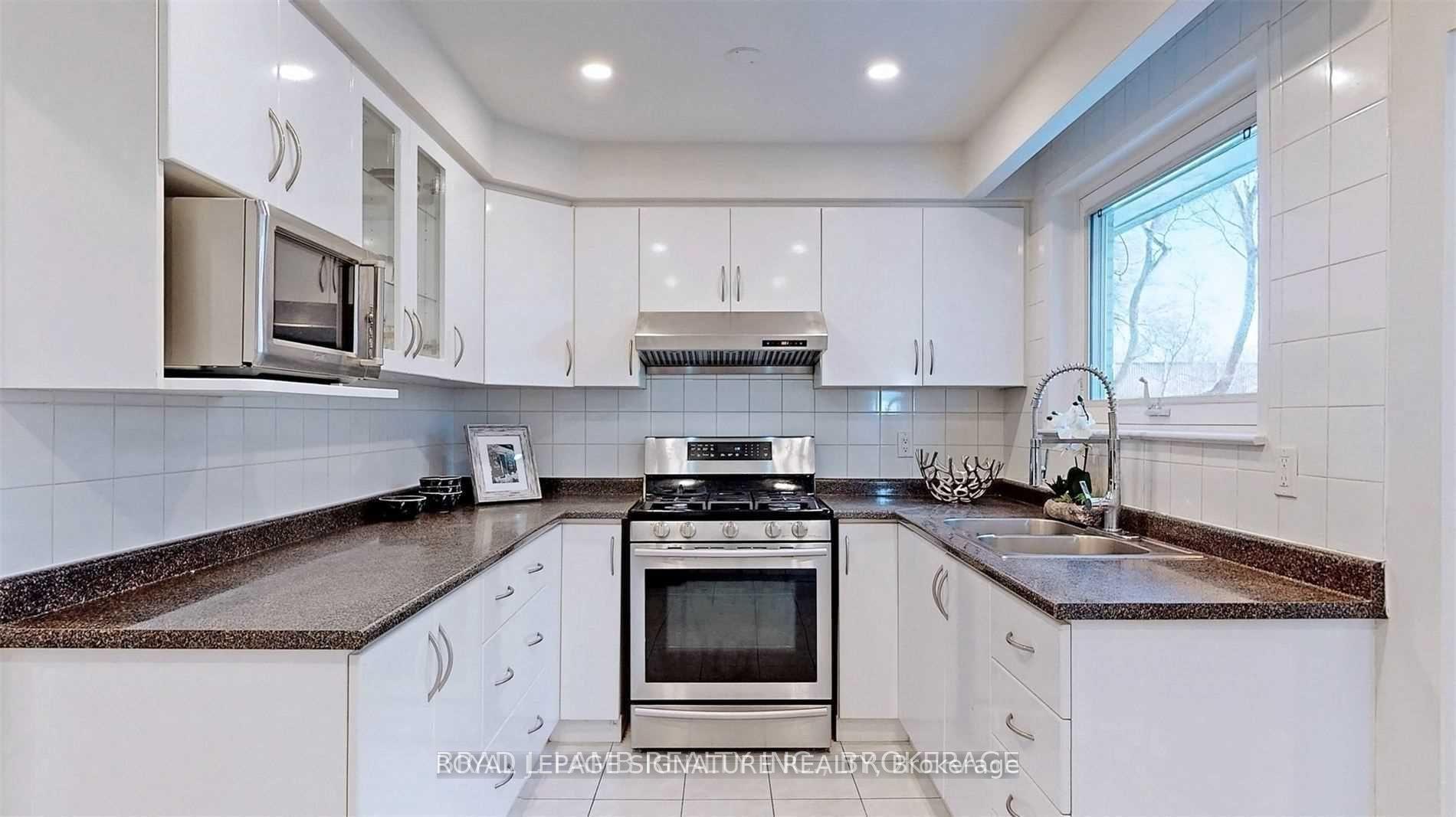 Photo 14 of Unit Upper, 17 Baroness Crescent, North York, Don Valley Village — HOMEH