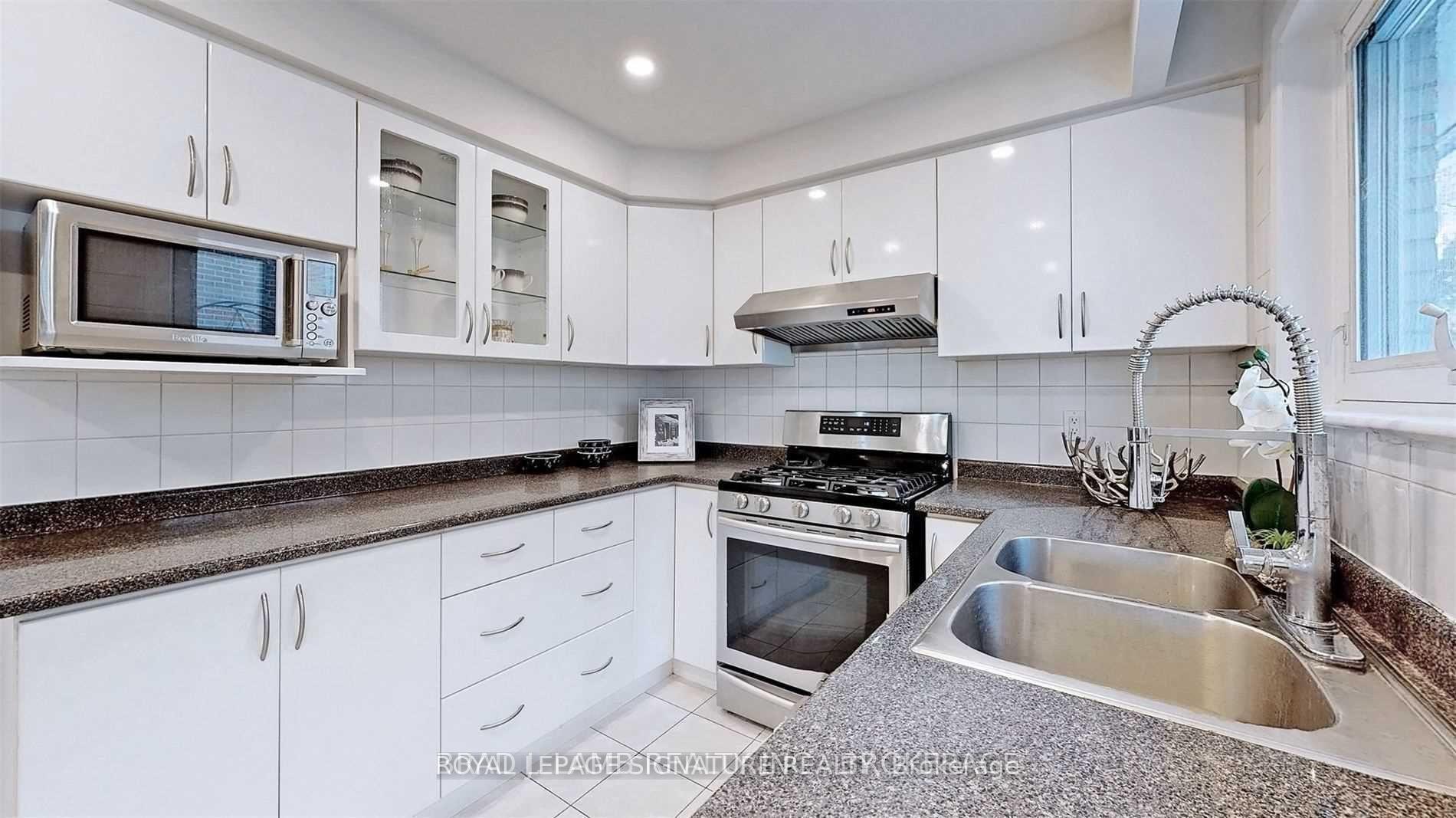 Photo 15 of Unit Upper, 17 Baroness Crescent, North York, Don Valley Village — HOMEH