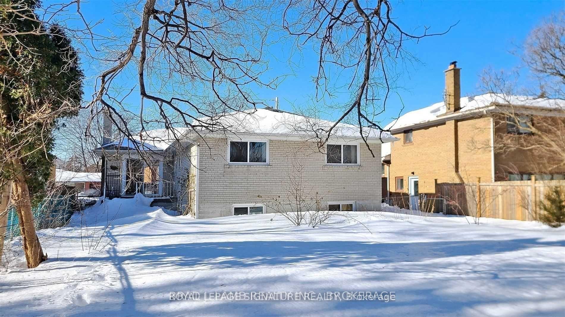 Photo 35 of Unit Upper, 17 Baroness Crescent, North York, Don Valley Village — HOMEH