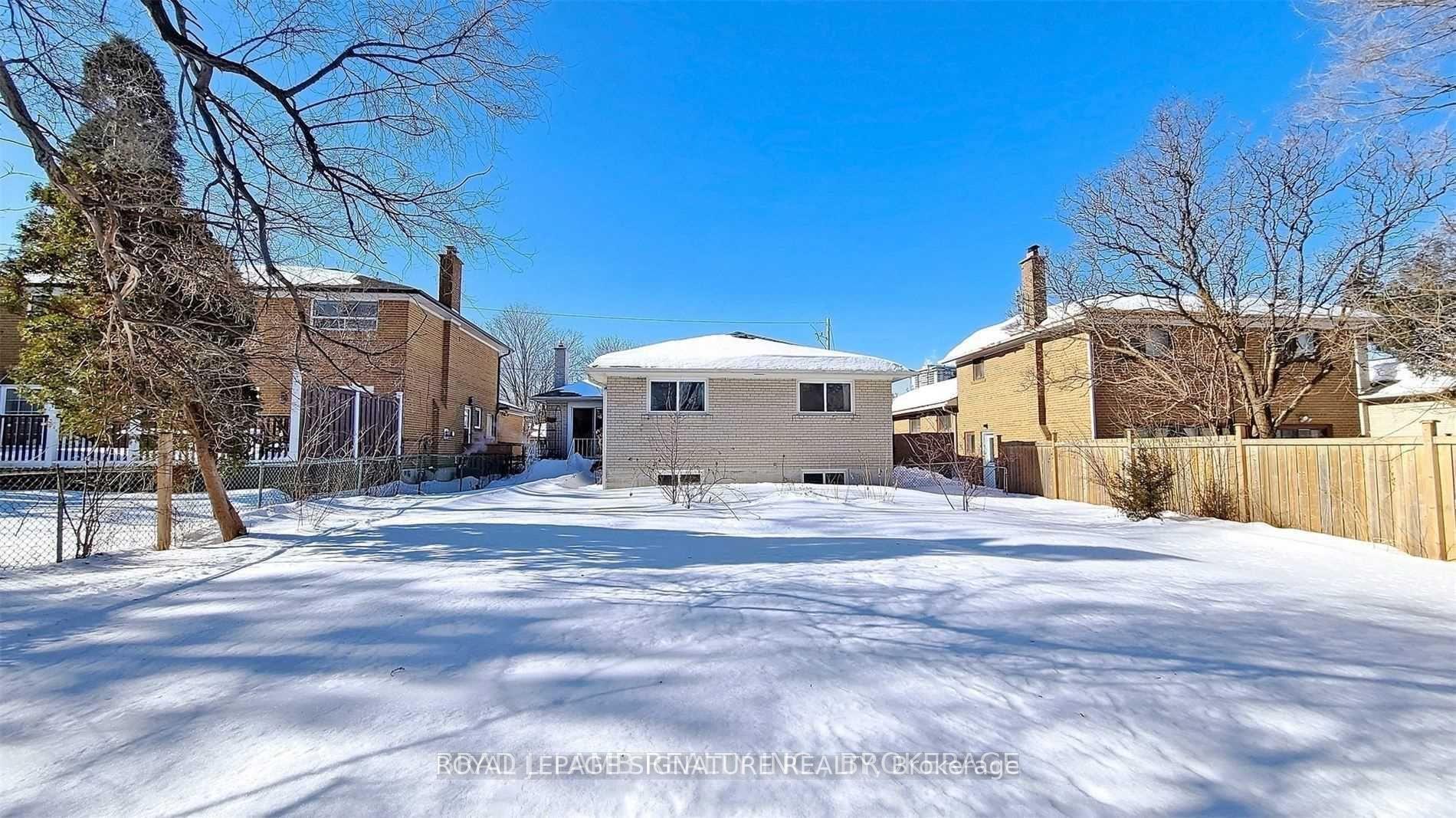 Photo 37 of Unit Upper, 17 Baroness Crescent, North York, Don Valley Village — HOMEH