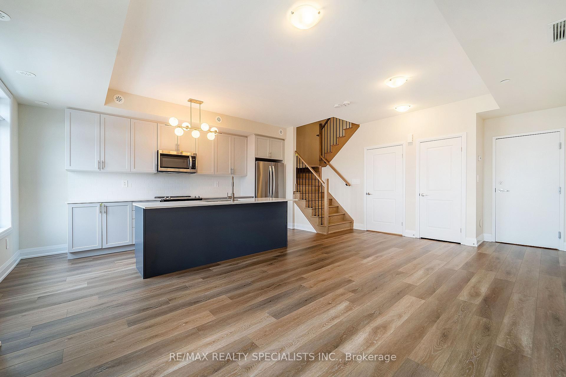 Photo 4 of Unit 110, 1657 Rose Way, Milton, Cobban — HOMEH
