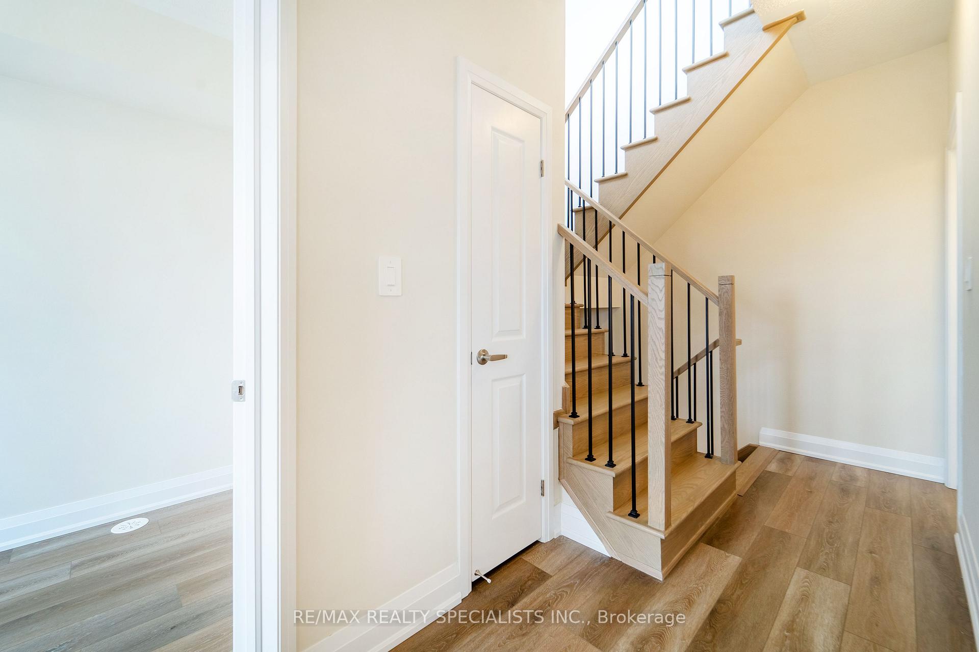 Photo 17 of Unit 110, 1657 Rose Way, Milton, Cobban — HOMEH