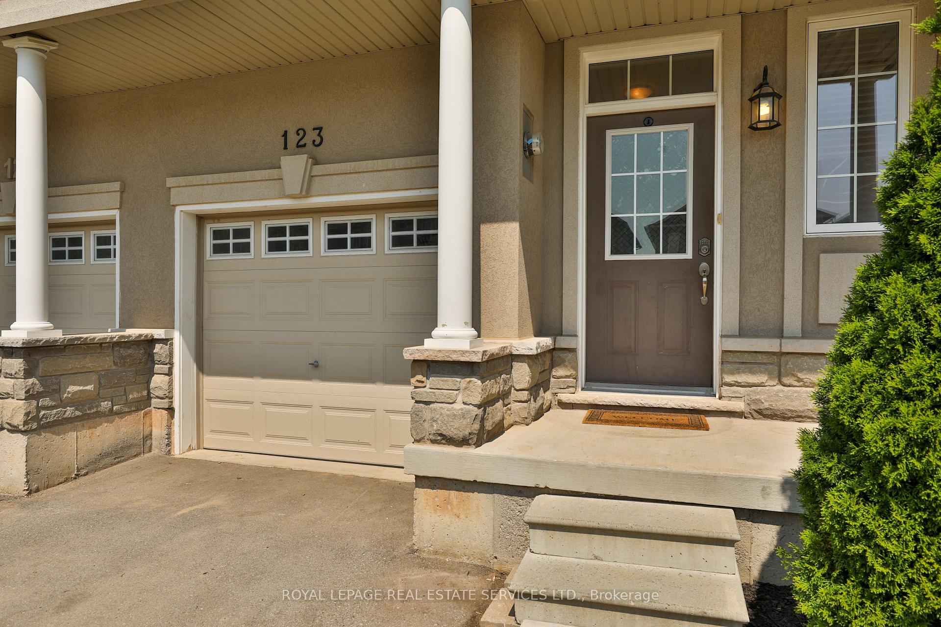 Photo 3 of 123 Painter Terrace, Hamilton, Waterdown — HOMEH