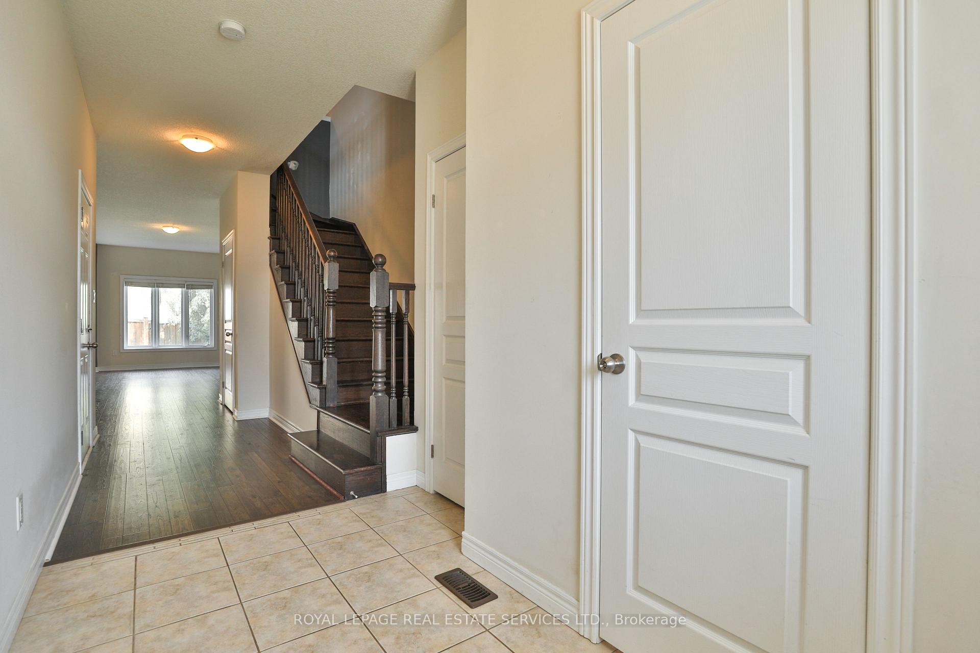 Photo 4 of 123 Painter Terrace, Hamilton, Waterdown — HOMEH