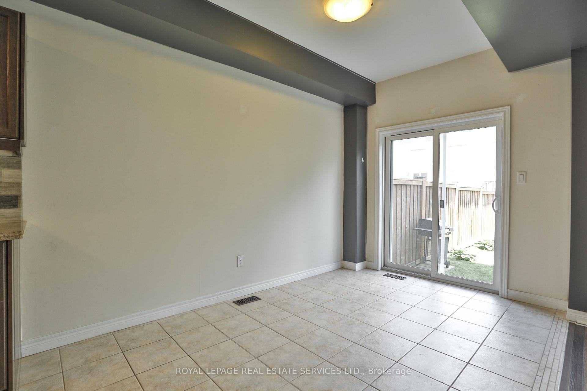 Photo 11 of 123 Painter Terrace, Hamilton, Waterdown — HOMEH