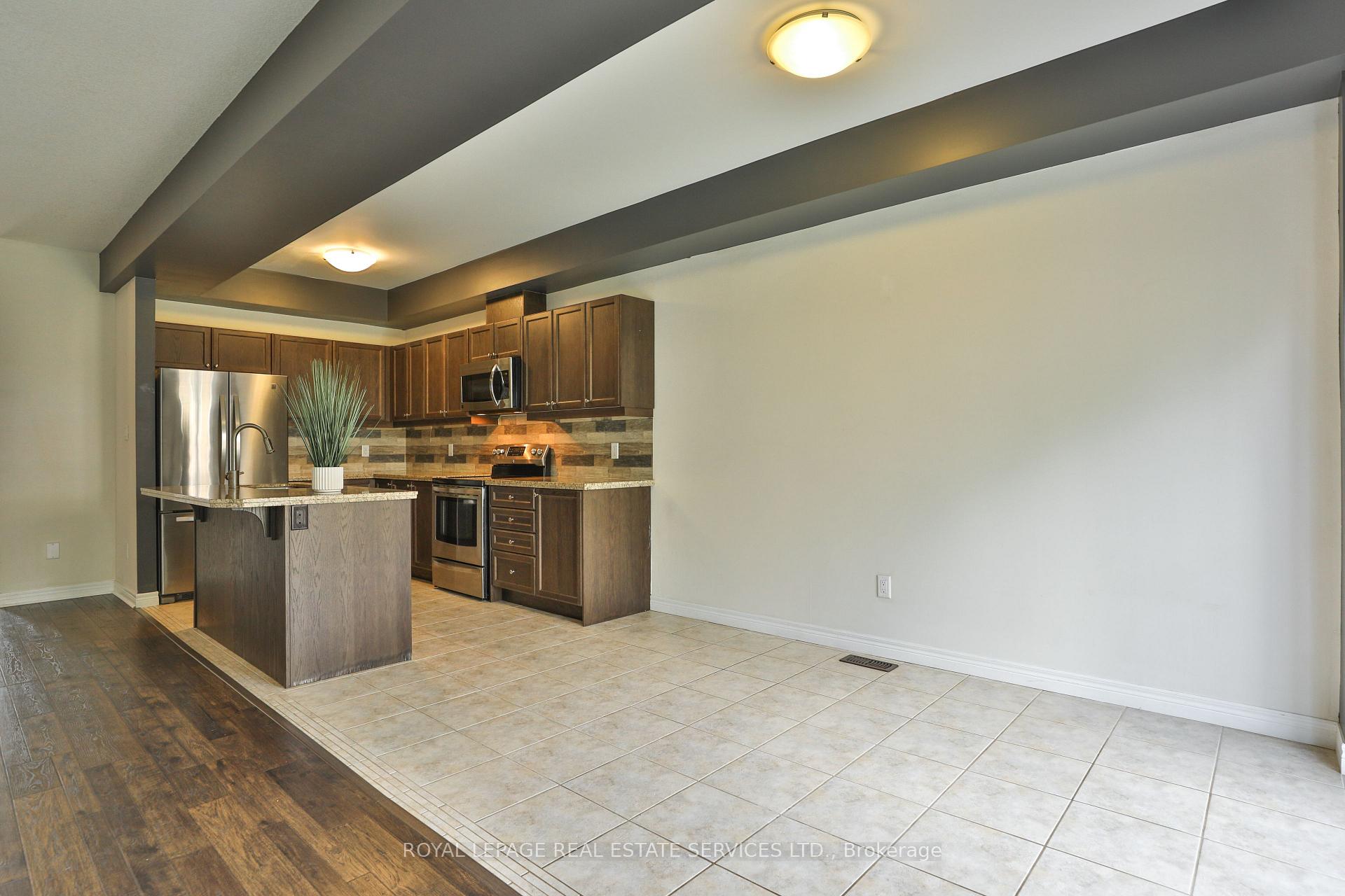 Photo 13 of 123 Painter Terrace, Hamilton, Waterdown — HOMEH