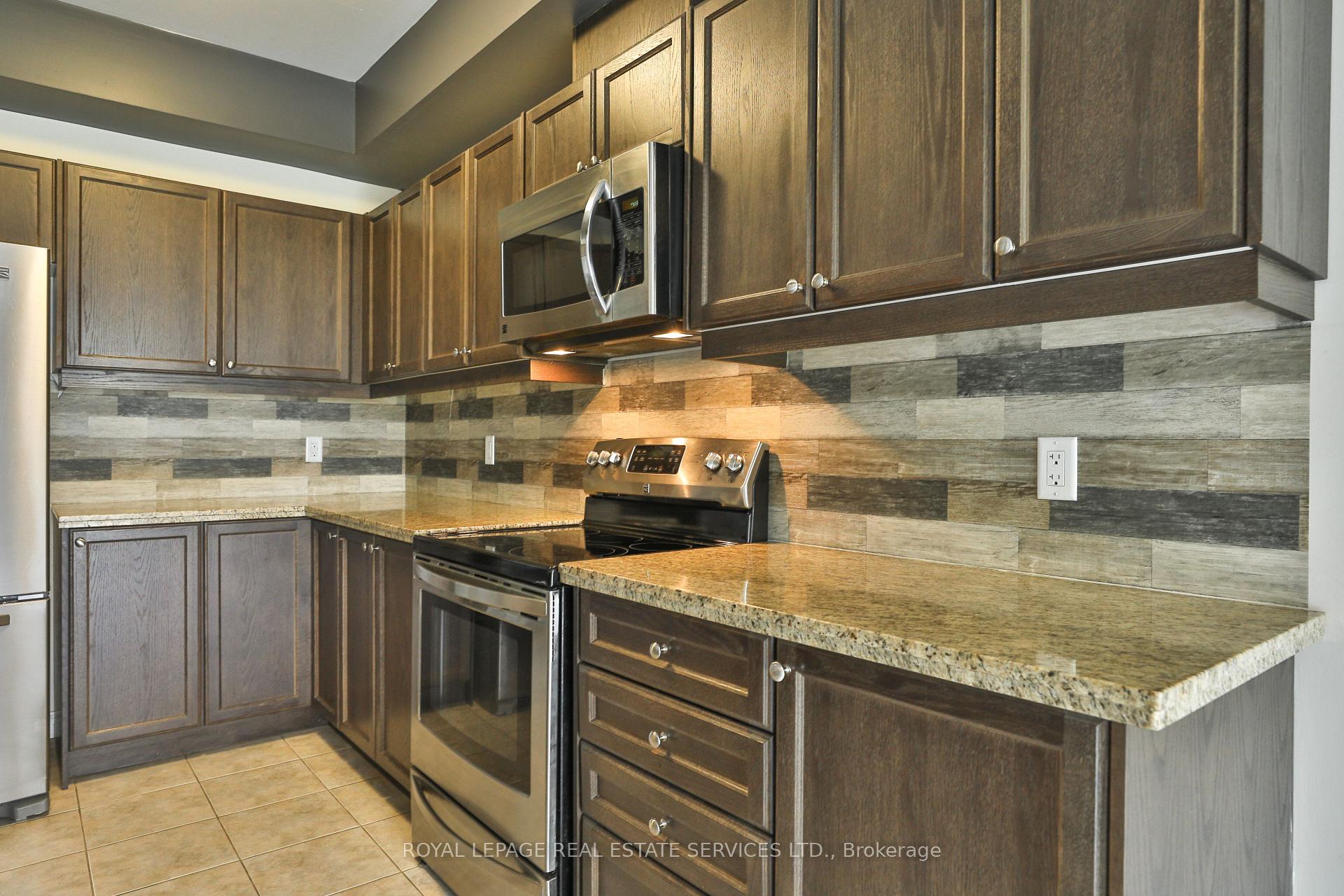 Photo 15 of 123 Painter Terrace, Hamilton, Waterdown — HOMEH
